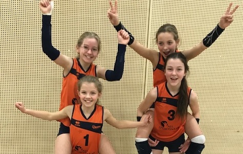 Jeugdvolleybal in nieuw jasje